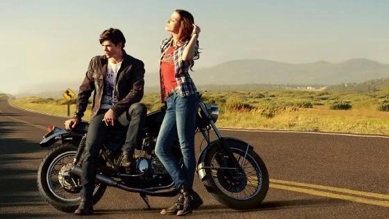What is a Girlfriend Jean?