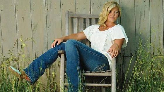 What Are Mom Fit Jeans? A Comprehensive Guide