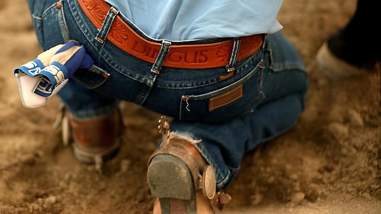 Who Looks Best in Bootcut Jeans? Unlocking the Timeless Style