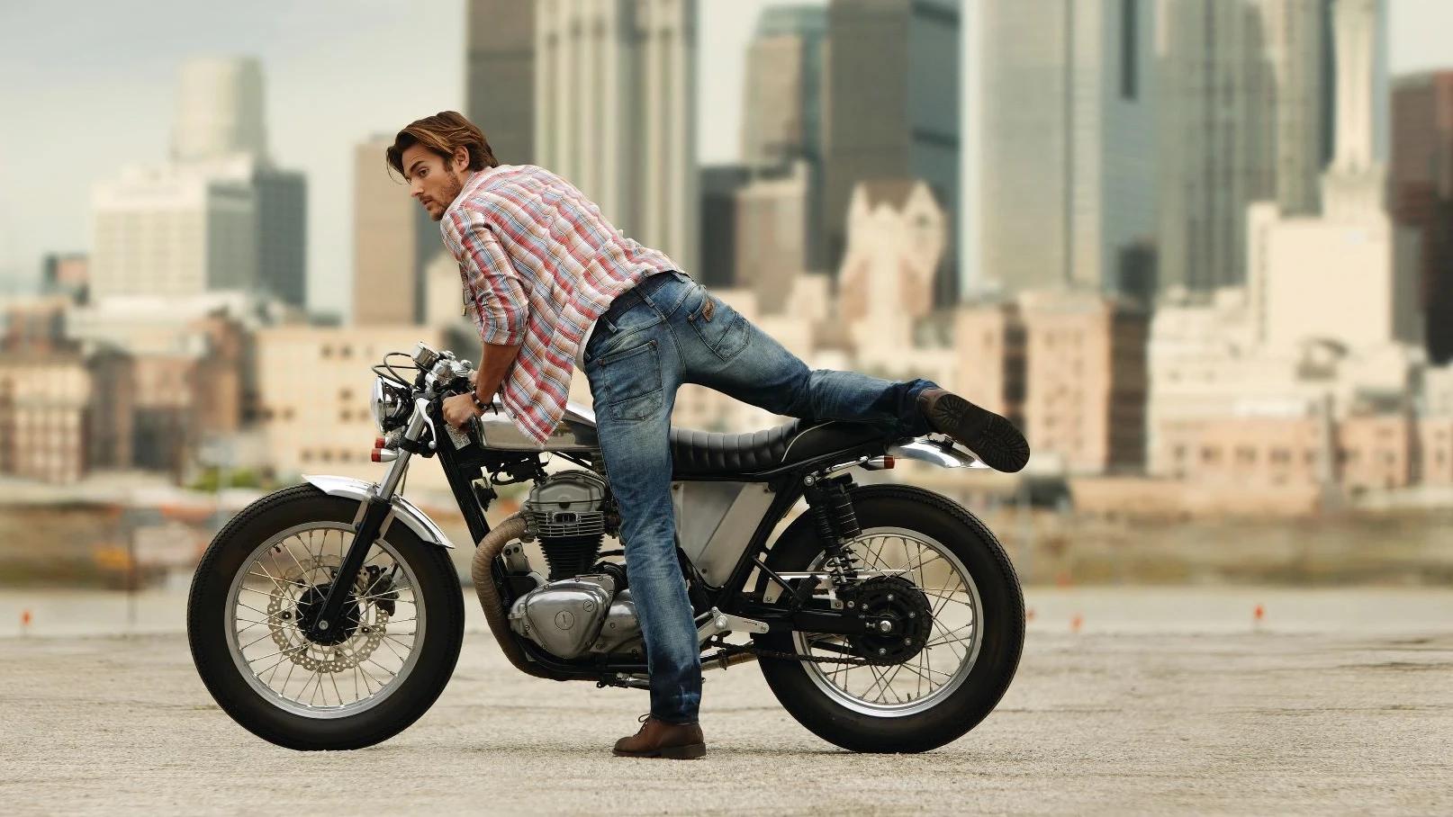 The Timeless Appeal of Straight Leg Men's Jeans Trousers