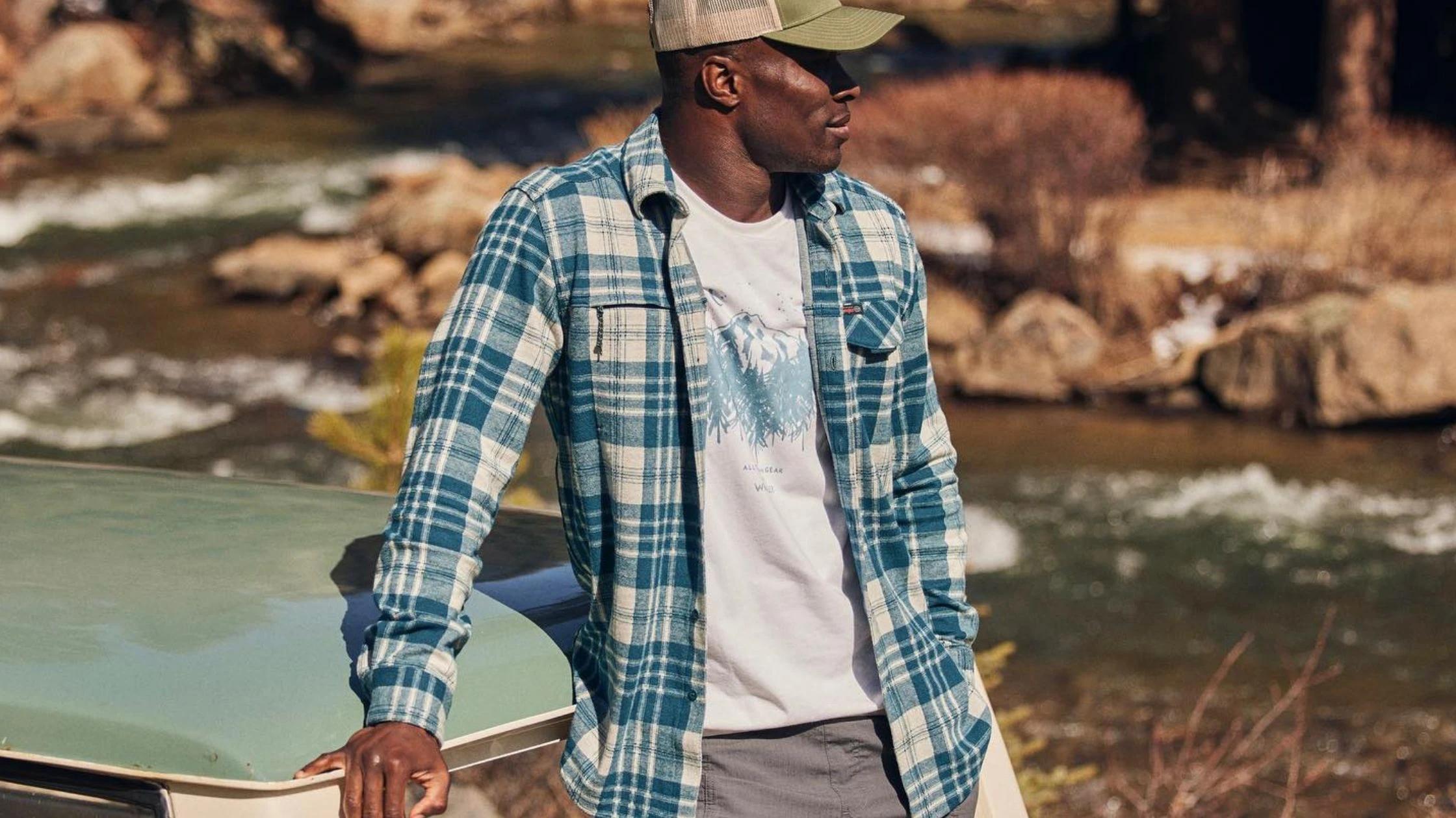 The Ultimate Guide to Men's Green Shirt Outfits: Trend Exploration and Informative Tips