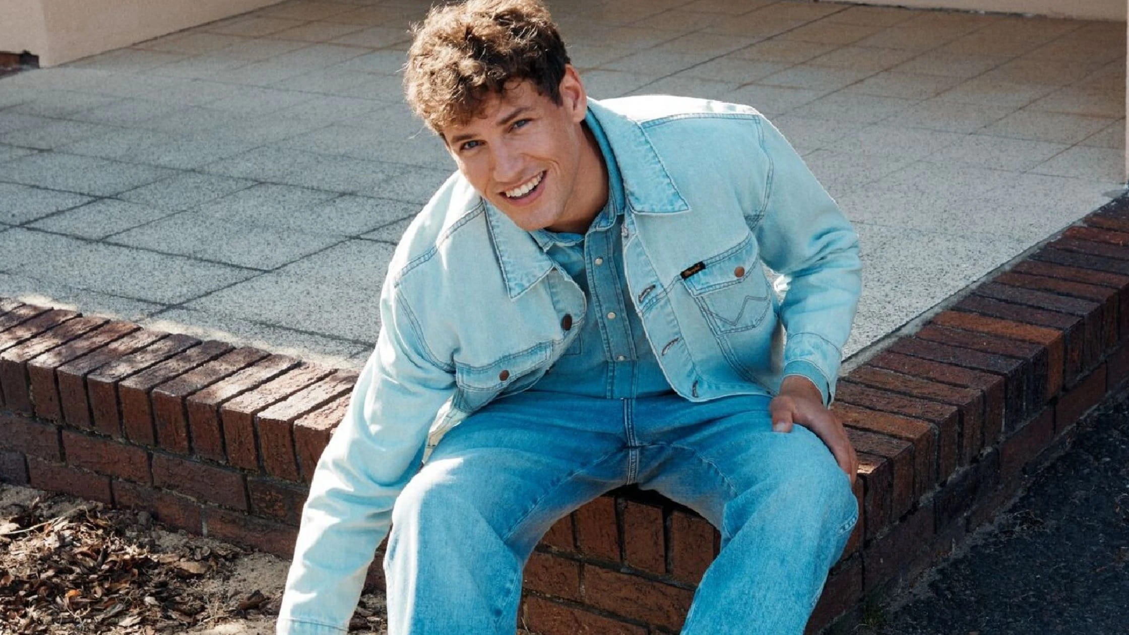 What Looks Good with a Denim Shirt? 12 Versatile Ways to Style Your Denim Shirt