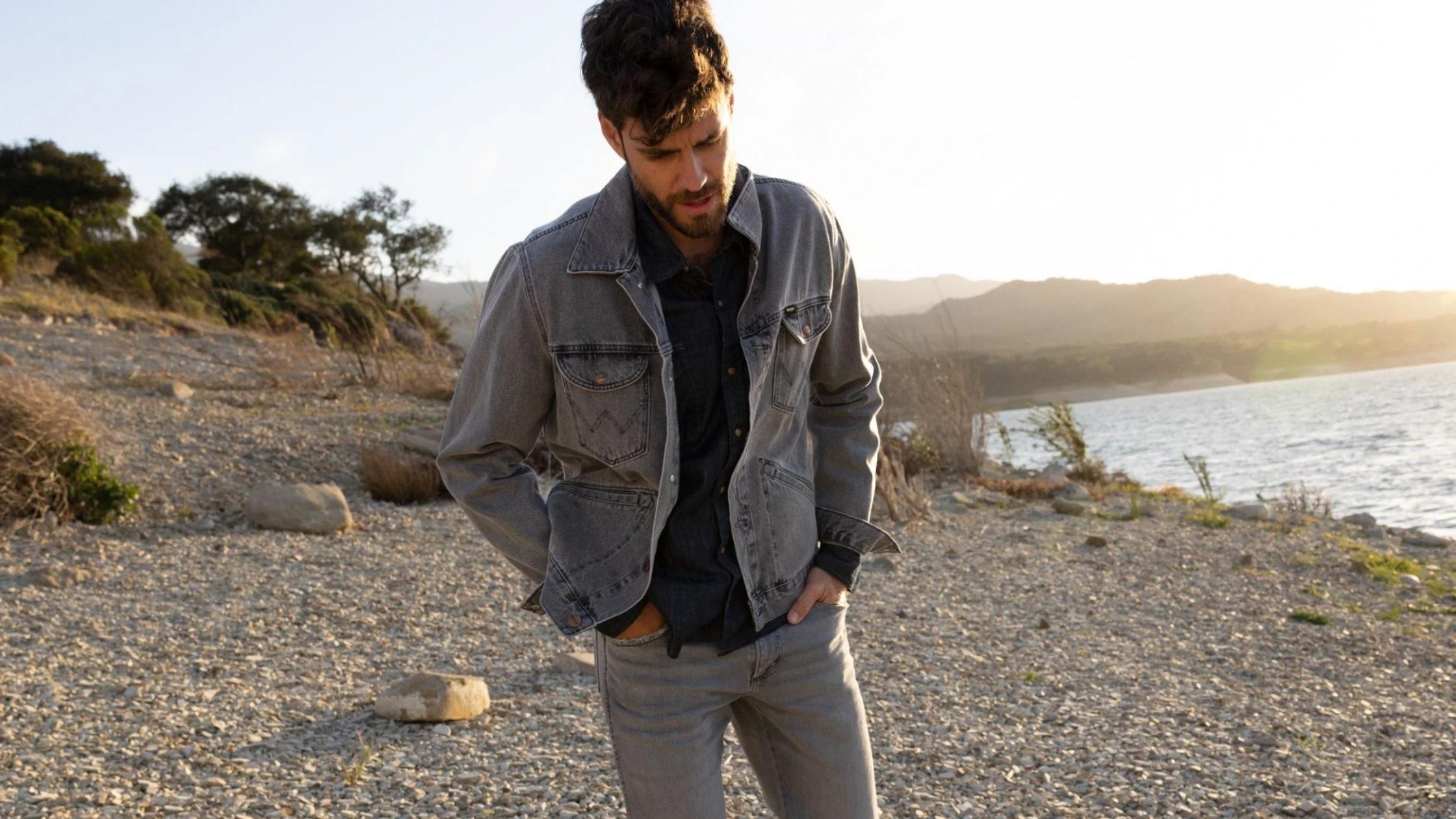 The Perfect Combination: Black Shirt and Grey Jeans for Men